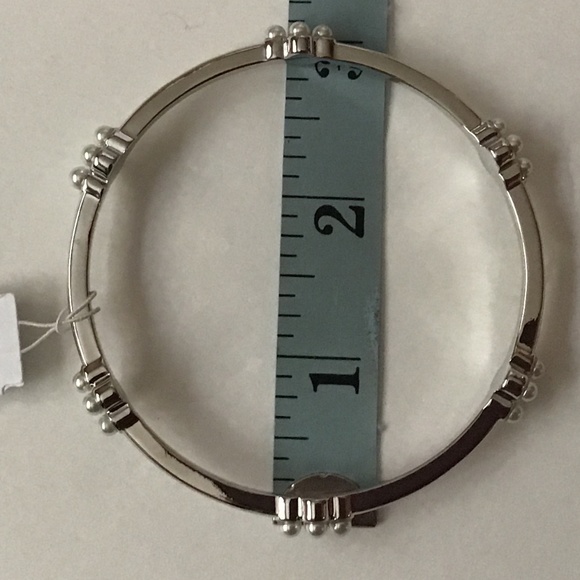 NWT Lia Sophia " Fairy Tale Pearl" Bangle Bracelet - Picture 5 of 6